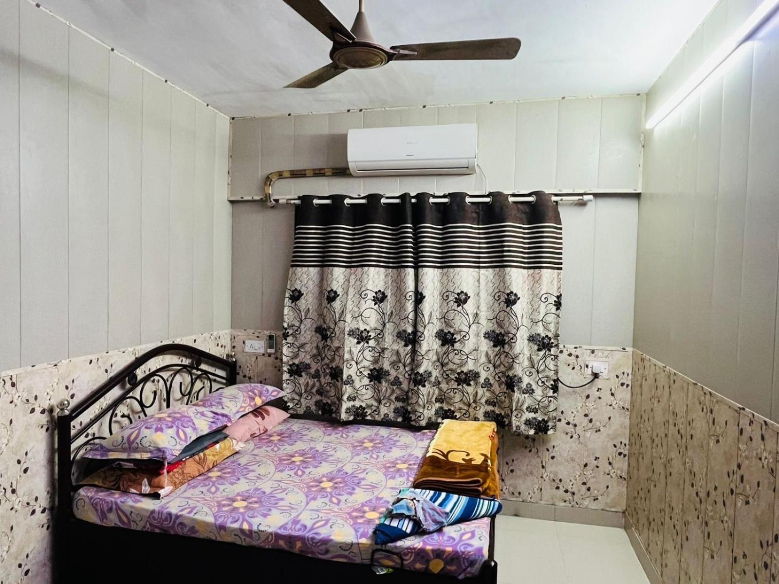 Galaxy Apartment Мумбай Екстериор снимка